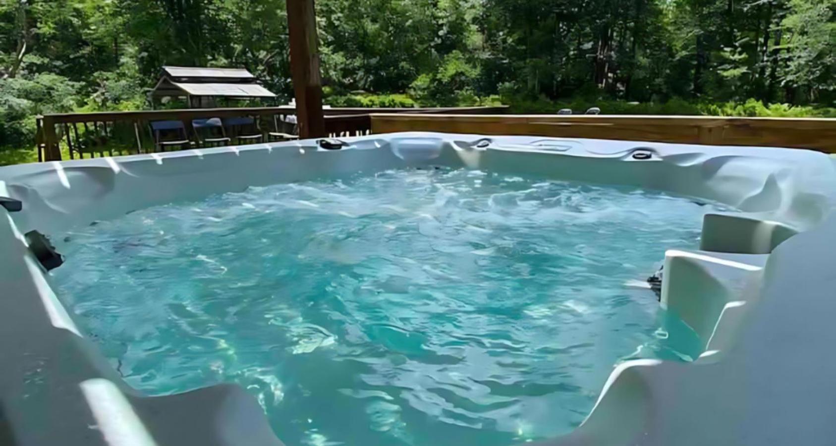 Peaceful Pocono Home With Hot Tub, Gym, & Office Long Pond ภายนอก รูปภาพ