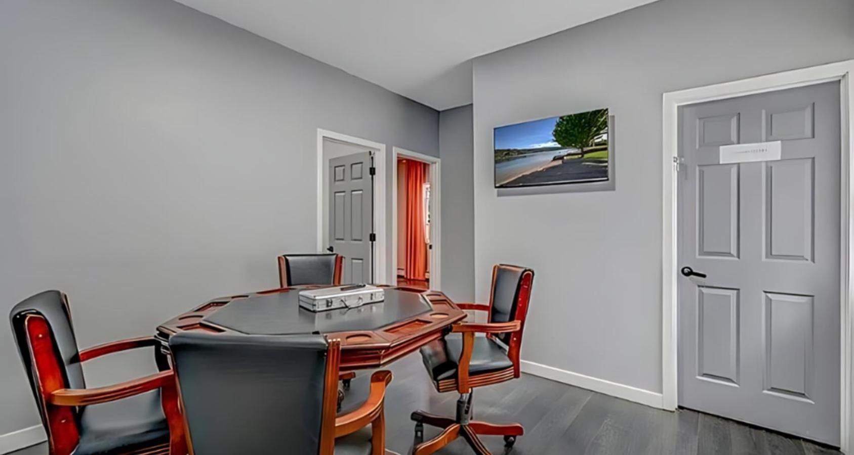 Peaceful Pocono Home With Hot Tub, Gym, & Office Long Pond ภายนอก รูปภาพ